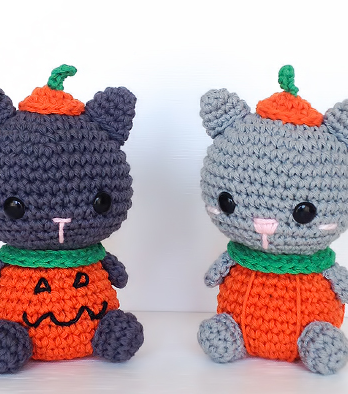 Kitty in a pumpkin